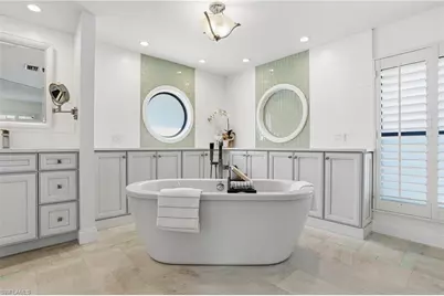 1911 SE 44th St, Cape Coral, FL 33904 - Photo 10