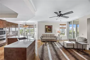 285 Grande Way, Naples, FL 34110 - Photo 18