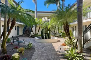 960 7th St S, Naples, FL 34102 - Photo 2