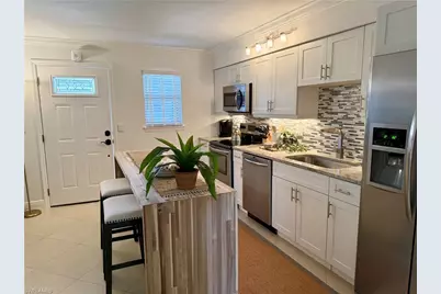 960 7th St S #202, Naples, FL 34102 - Photo 4