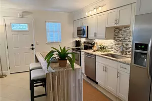 960 7th St S, Naples, FL 34102 - Photo 4