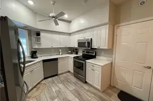 1130 Partridge Cir, Naples, FL 34104 - Photo 4