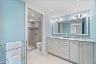 250 Park Shore Dr, Naples, FL 34103 - Photo 18