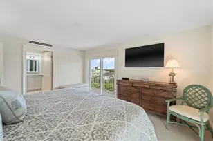 250 Park Shore Dr, Naples, FL 34103 - Photo 16