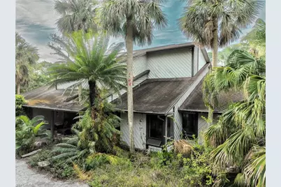 3600 Heritage Ln, Fort Myers, FL 33908 - Photo 4