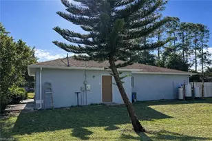 2275 Robin Dr, Naples, FL 34117 - Photo 10