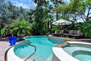 605 6th Ave N, Naples, FL 34102 - Photo 2