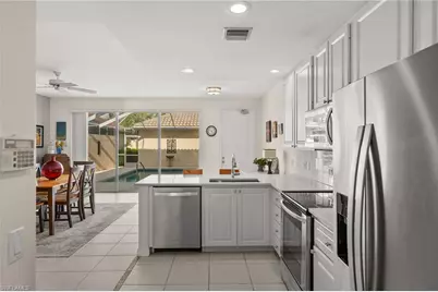 6072 Towncenter Cir, Naples, FL 34119 - Photo 10