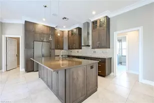 382 Henley Dr, Naples, FL 34104 - Photo 10
