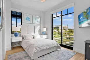 101 8th St S, Naples, FL 34102 - Photo 4