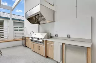 101 8th St S, Naples, FL 34102 - Photo 26