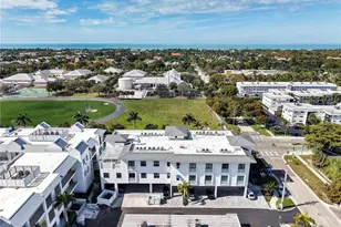 101 8th St S, Naples, FL 34102 - Photo 28