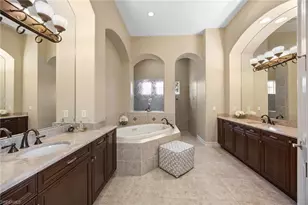 9030 Shenendoah Cir, Naples, FL 34113 - Photo 16