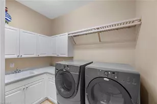 9030 Shenendoah Cir, Naples, FL 34113 - Photo 30