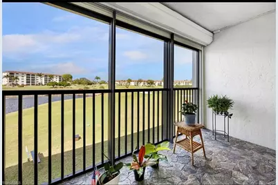 49 High Point Cir S #208, Naples, FL 34103 - Photo 4