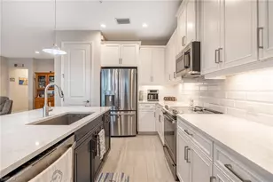 2555 Seychelles Dr, Naples, FL 34112 - Photo 8