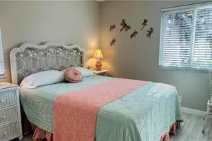 7824 Emerald Cir, Naples, FL 34109 - Photo 20