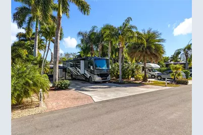 10074 Parkwood Dr., Fort Myers, FL 33905 - Photo 8