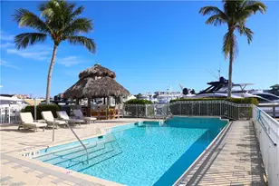 909 10th St S, Naples, FL 34102 - Photo 10