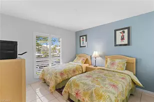 864 Gulf Pavilion Dr, Naples, FL 34108 - Photo 8