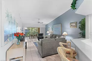 864 Gulf Pavilion Dr, Naples, FL 34108 - Photo 10