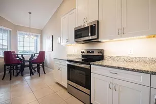 9378 Pocida Ct, Naples, FL 34119 - Photo 8