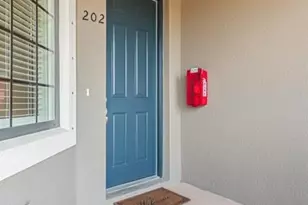 9378 Pocida Ct, Naples, FL 34119 - Photo 2