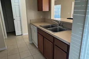 9068 Gervais Cir, Naples, FL 34120 - Photo 10