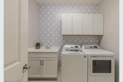 2199 Marquesa Cir, Naples, FL 34112 - Photo 10