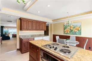 2171 Gulf Shore Blvd N, Naples, FL 34102 - Photo 10