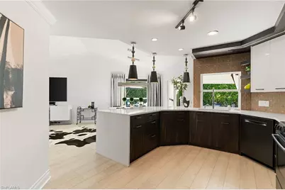 2570 Crayton Rd, Naples, FL 34103 - Photo 14