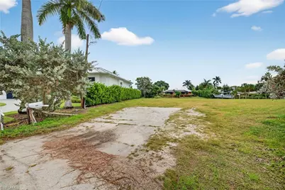 1693 Bonita Ct, Naples, FL 34102 - Photo 8