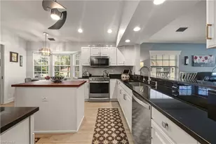 6185 Reserve Cir, Naples, FL 34119 - Photo 10