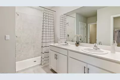 1106 SW 4th Ln, Cape Coral, FL 33993 - Photo 10