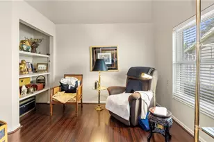 8185 Tauren Ct, Naples, FL 34119 - Photo 16