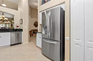 8185 Tauren Ct, Naples, FL 34119 - Photo 10