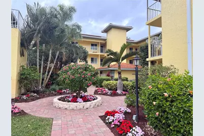 1001 Foxfire Ln #301, Naples, FL 34104 - Photo 2