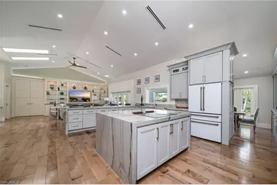 805 Lake Vista Ct, Naples, FL 34108 - Photo 14