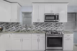 77 Glenmont Dr W, North Fort Myers, FL 33917 - Photo 4