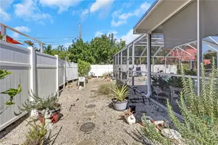 605 101st Ave N, Naples, FL 34108 - Photo 32