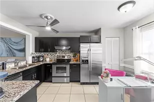 1358 Derbyshire Ct, Naples, FL 34116 - Photo 8