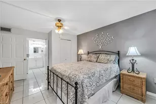 200 Valley Stream Dr, Naples, FL 34113 - Photo 16