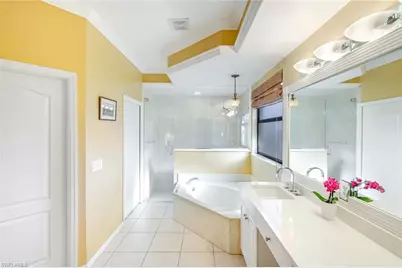 302 Sawgrass Ct, Naples, FL 34110 - Photo 18