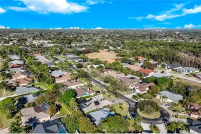 302 Sawgrass Ct, Naples, FL 34110 - Photo 32