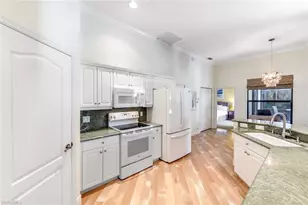 302 Sawgrass Ct, Naples, FL 34110 - Photo 10