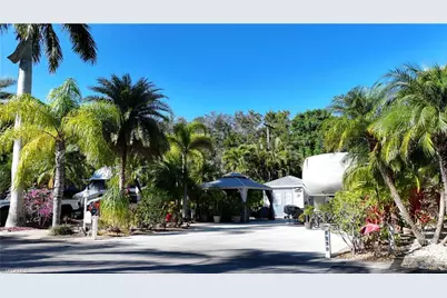 10035 Ramblewood Ct, Fort Myers, FL 33905 - Photo 2