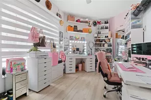 18683 Baseleg Ave, North Fort Myers, FL 33917 - Photo 16