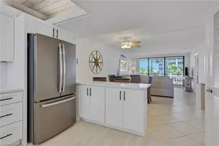 271 Southbay Dr, Naples, FL 34108 - Photo 4