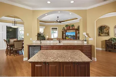 377 Mallory Ct, Naples, FL 34110 - Photo 12