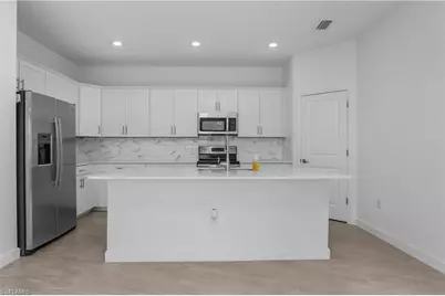 20027 Hartford Blvd, Estero, FL 33928 - Photo 12